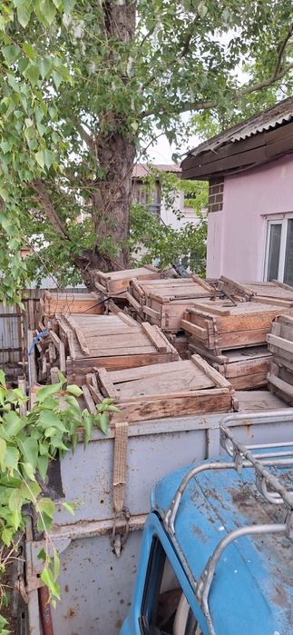 Болты, гайки и скобы.