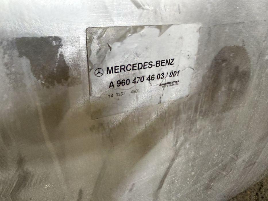 Топливный бак актрос