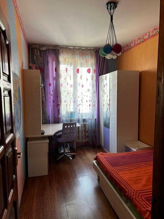 квартира ЯНГИ БОЗОР 3-ком в центре г. Навои, 3 этаж. Ул. Жасорат 10