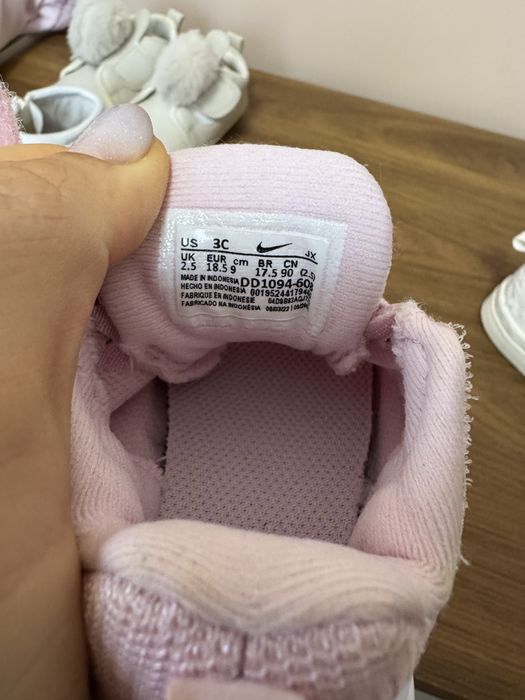 Бебешки обувки нови