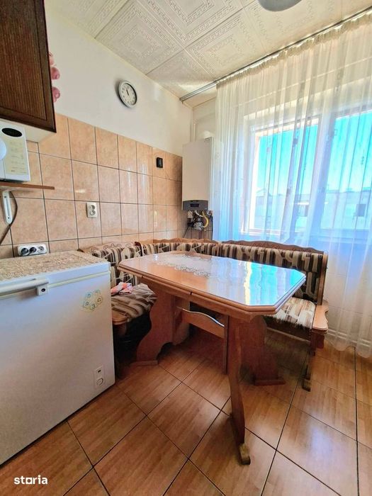 Apartament 2 camere,Craiovița Nouă-școala 33,centrală proprie,mobilat
