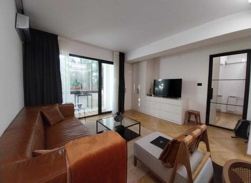 Дава се под наем Двустаен апартамент в Бургас, Славейков - 55 кв.м за 204 € - Снимка #1