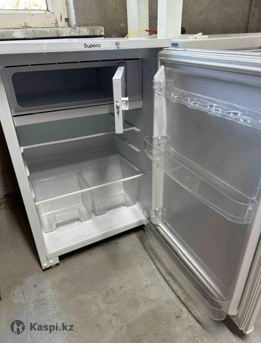 Холодильник Бирюса