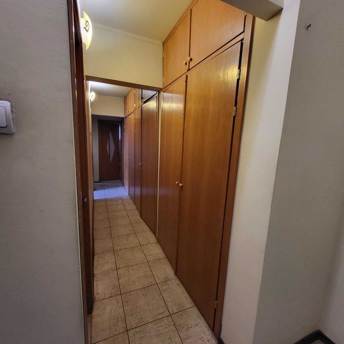 Se vând 6 uși + dresing