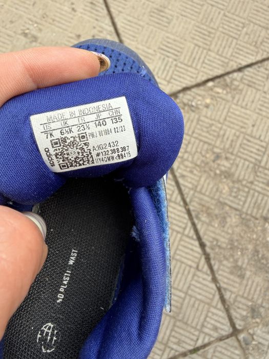Маратонки Adidas,ползвани със следи от употреба,р-р 24