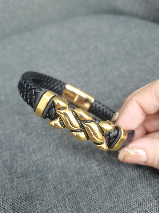 Мъжки кожени гривни