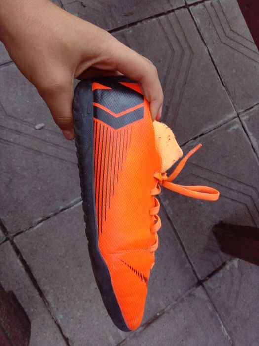 Футболни обувки на NIKE