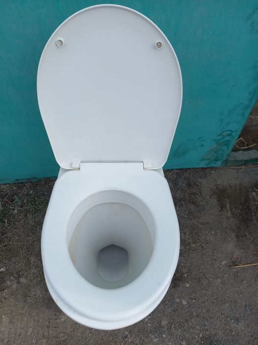 Продается  унитаз.