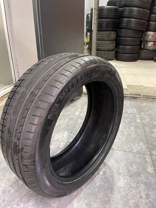 Michelin Pilot Sport 4  245/45R19