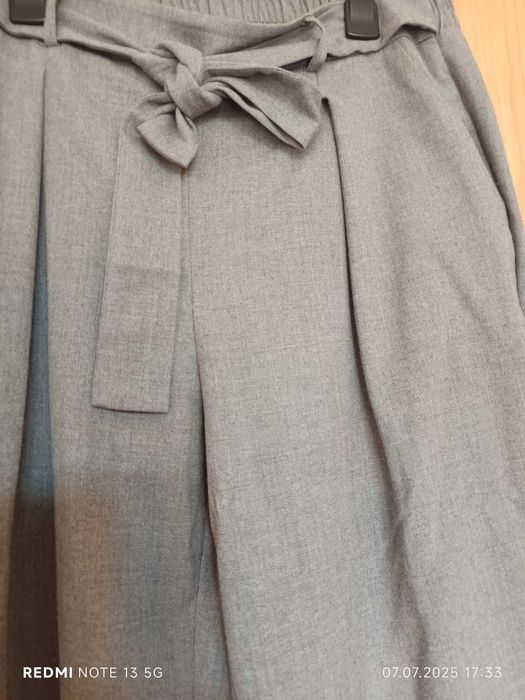 Продавам хубав, без забележки женски панталон. Размер 44. Цена 20evro