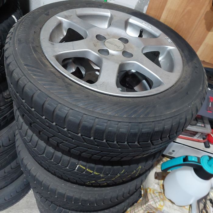 Jante  pe 15 ' / cu cauciucurii  de iarnă