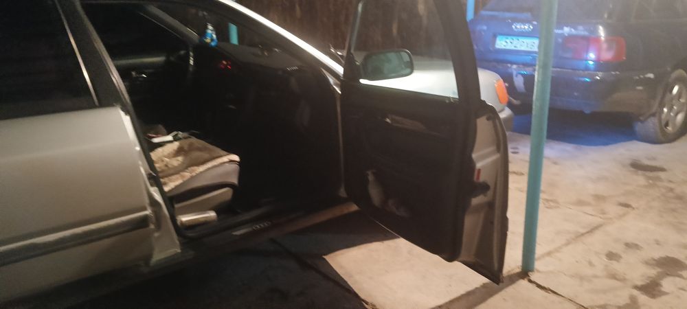 Ауди 100 с4 1993 год