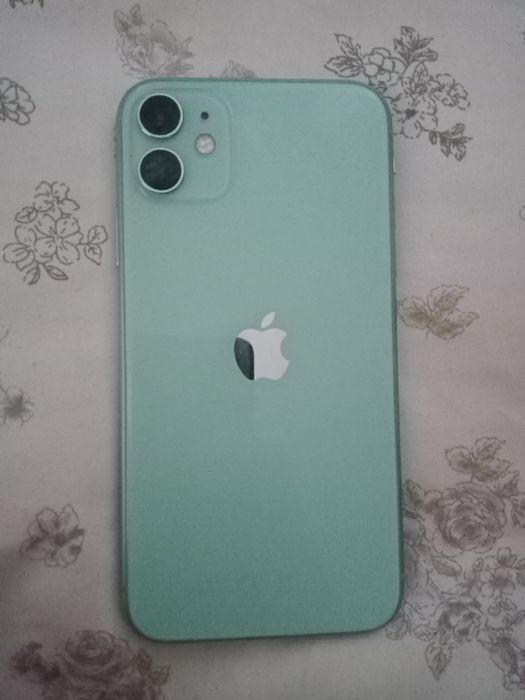 iPhone 11 / 64 Gb