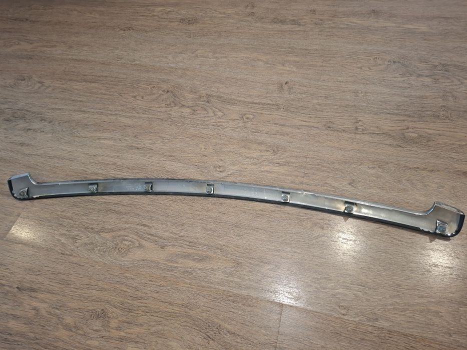 Продам хром капота  "Сабля" от Прадо в оригинале.