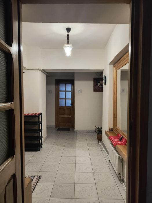 Proprietar vând apartament 3 camere decomandate, zona centrală!