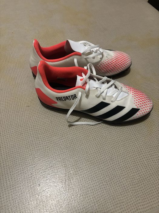 Футболни Стоножки Adidas Predator 43