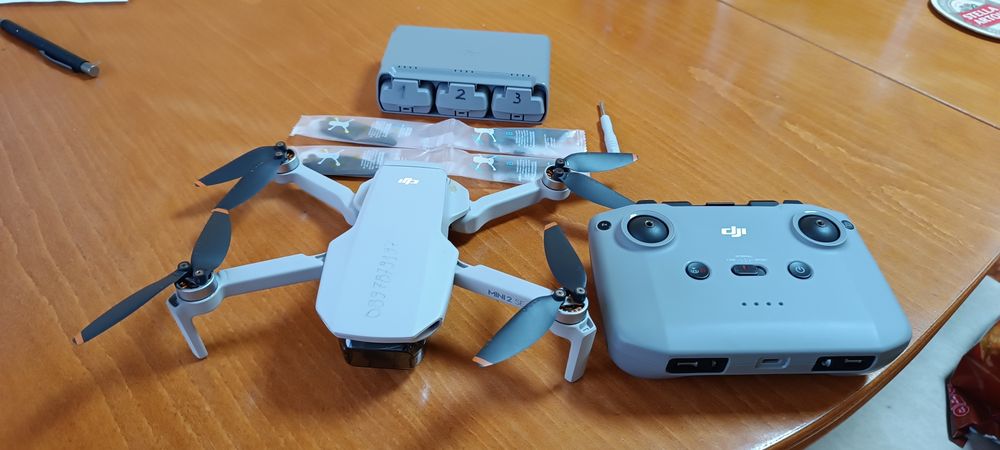 Дрон DJI MINI 2 SE fly more combo