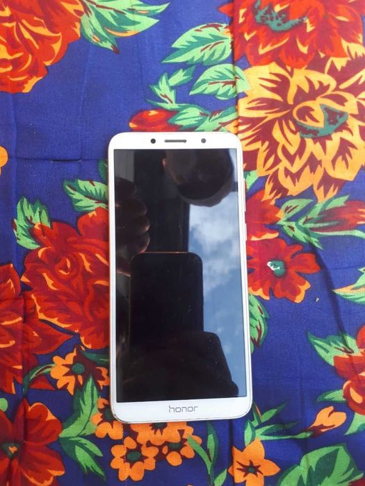 Honor телефон сотилади