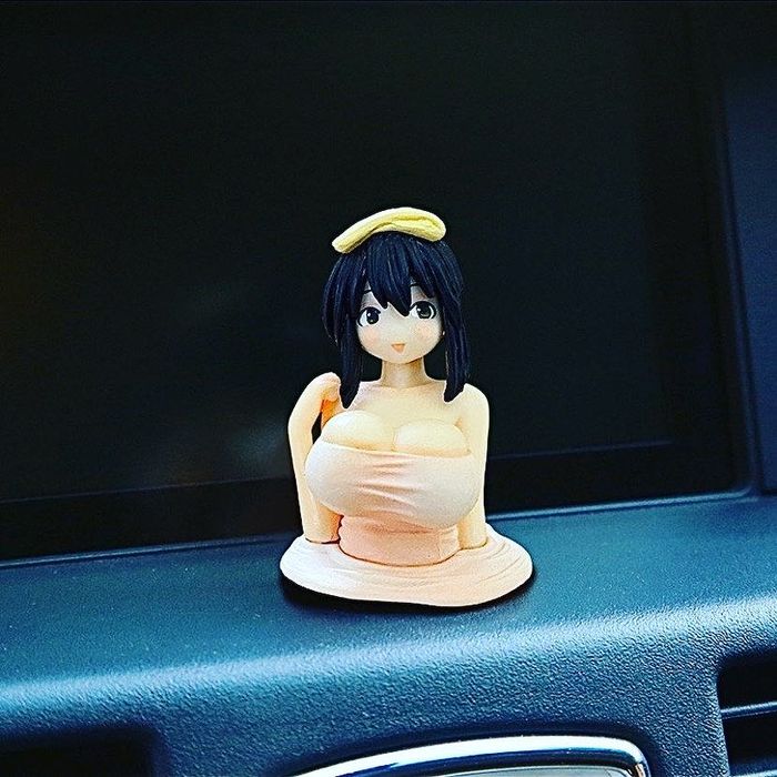 Девушка игрушка для настроения