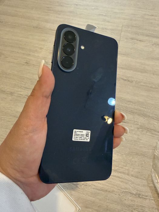Samsung a57 nou -doar vand