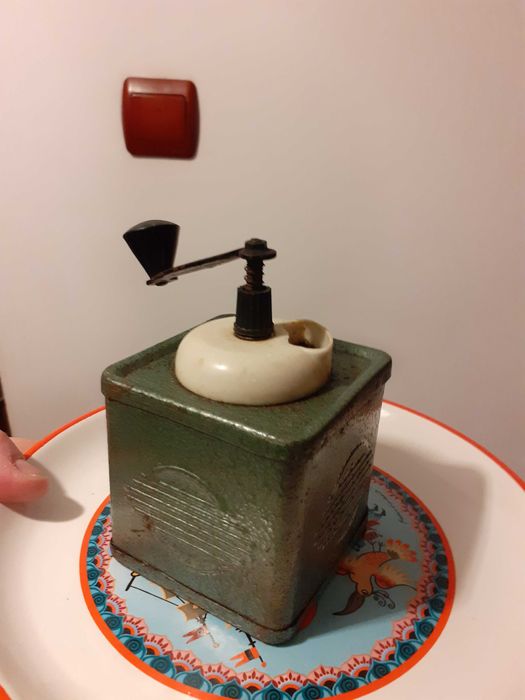 Rasnita romaneasca Resita vintage