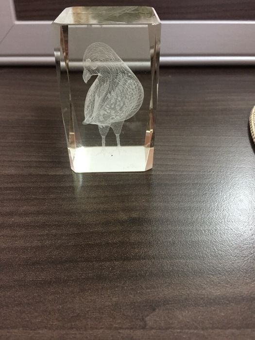 Продаётся сувенир птичка новый