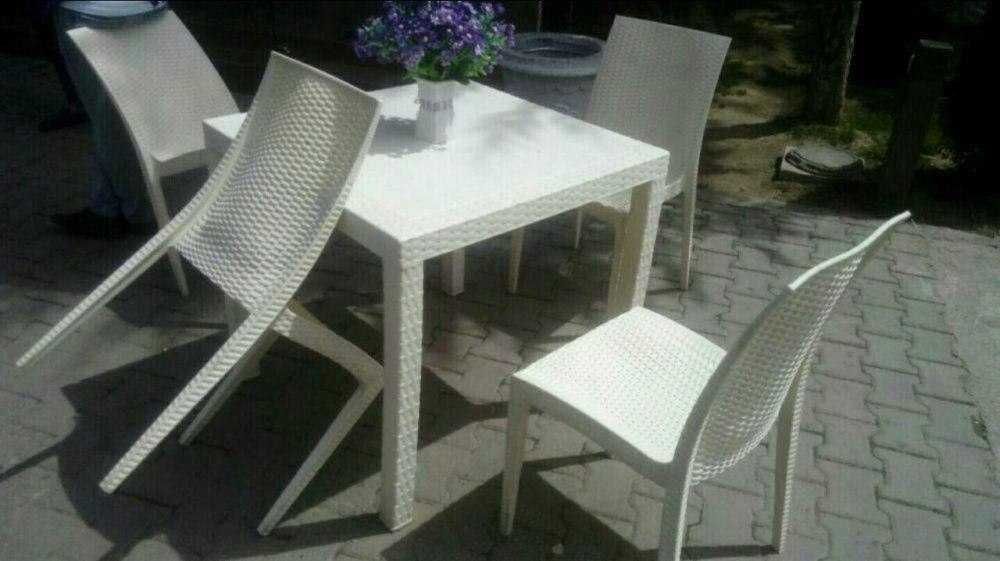 Качественные прочные плетёные столы со стульями для дачи и кафе