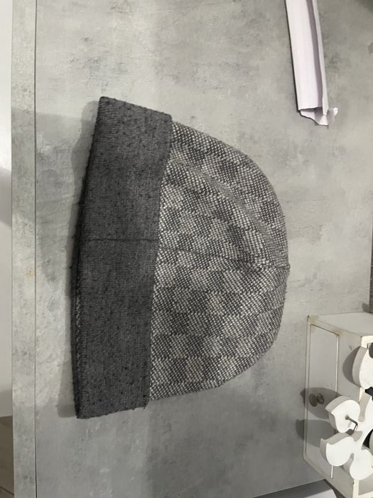 Caciula louis vuitton