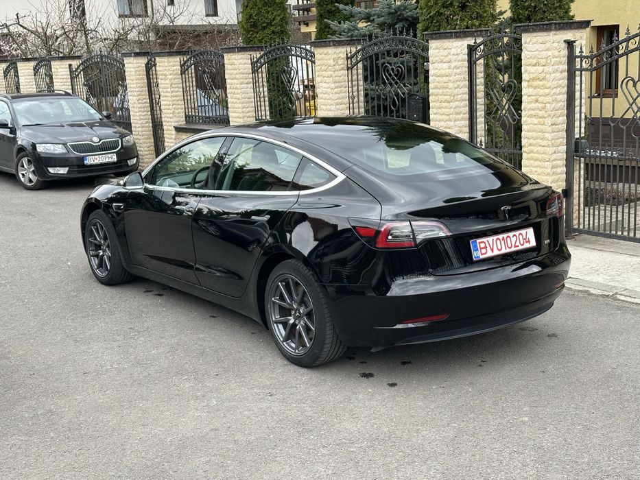 Tesla Model 3 2019 | 77.000 km | Cârlig | Enhanced Autopilot