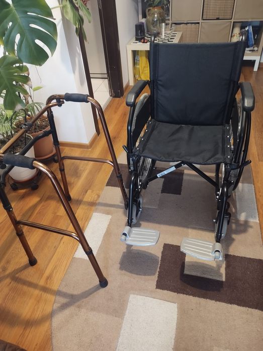 scaun cu rotile + cadru sprijin