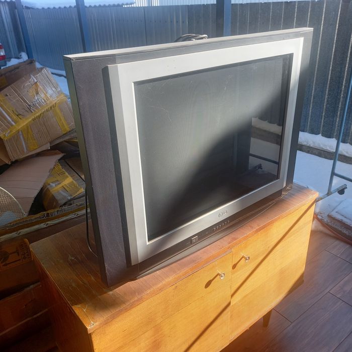 Продам телевизор LG, отличное состояние