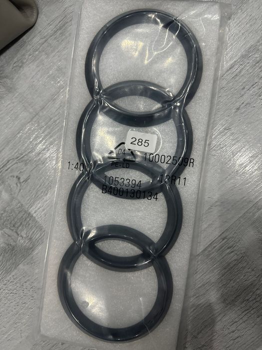 ПРЕДНИ и ЗАДНИ емблеми AUDI / Хром / черен гланц / AUDI