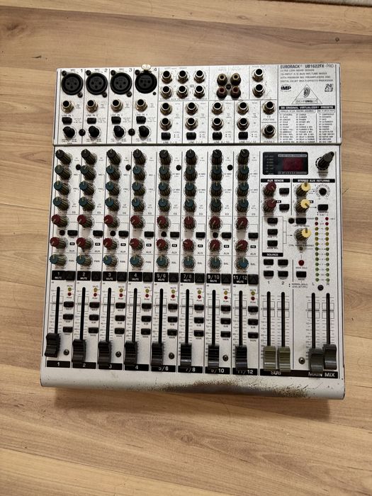 Микшерный пульт BEHRINGER eurorack UB1622FX-PRO