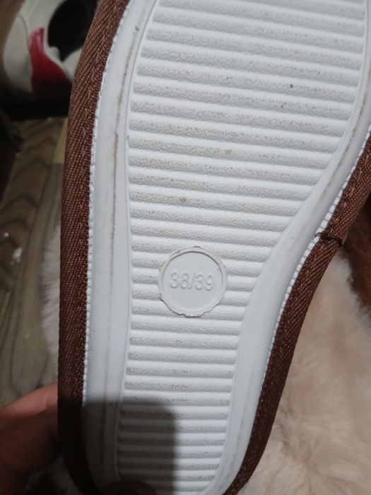Продам женские обувь