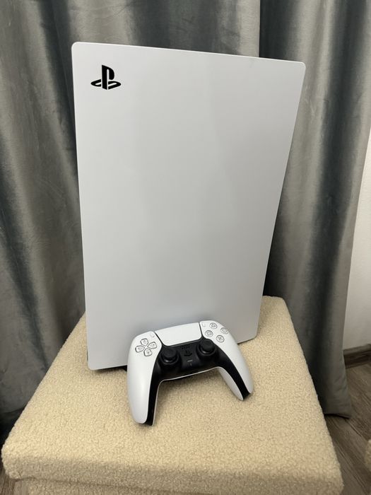 PlayStation 5 Disk Edition doua manete