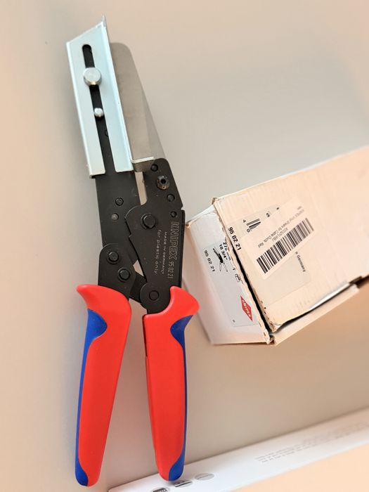 Foarfecă profesională KNIPEX 95 02 21 pentru canale cablu și plastic – Nouă în cutie
