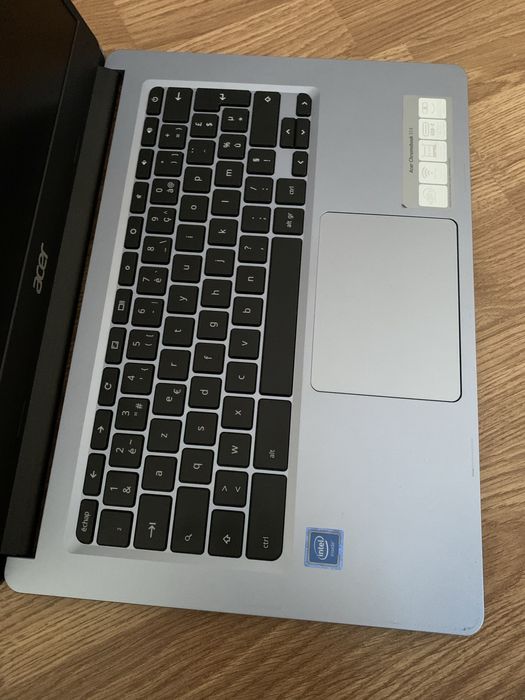 Laptop Acer ChromeOS defect pe alimentare nu porneste este complet.