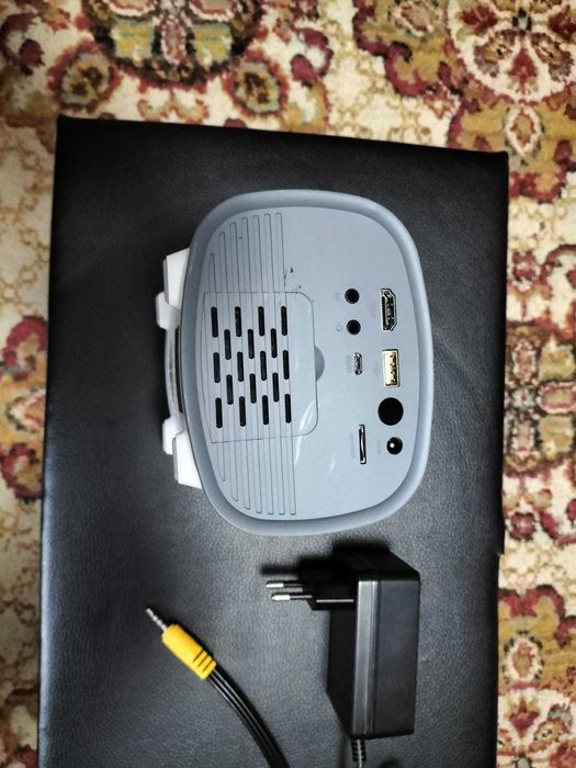 Videoproiector Loosafe® YG230 WiFi