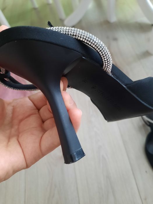 Pantofi stradivarius