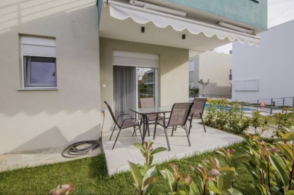 Почивка в апартамент с басейн , Паралиа Офринио