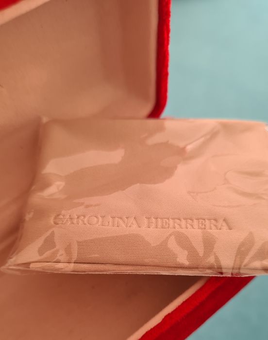 Carolina Herrera Toc Etui Cutie Ochelari