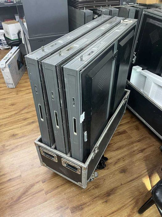 Полноцветный светодиодный экран почти новый/Deyarli yangi displey