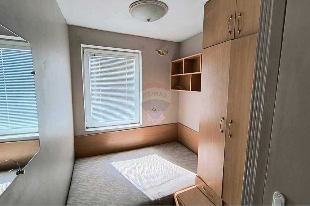Продава се Етаж от къща в Шумен, Център - 39 кв.м за 1557 €/кв.м - Снимка #2