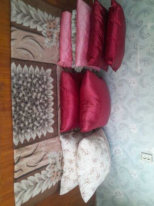 Продаётся подушки,покрывала