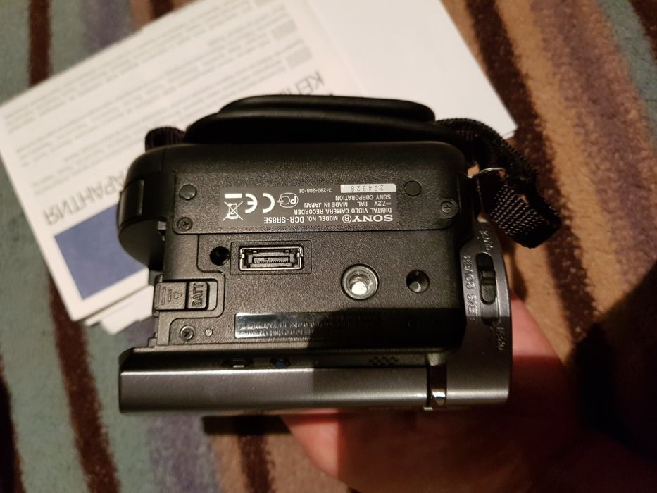Продам видеокамеру Sony DCR-SR85E