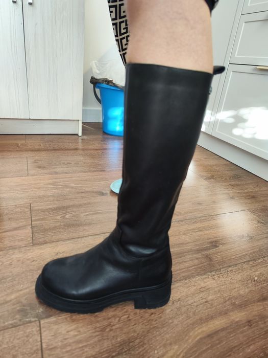 Продам зимние сапоги