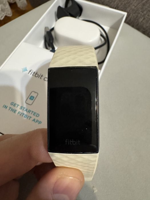 Bratara fitness Fitbit Charge 4
