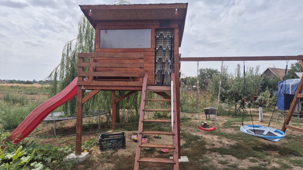Casuta pentru copii cu leagan si topogan