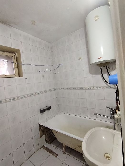 Чирчик ш. Центральный бозор 4х/3/4 100 м²