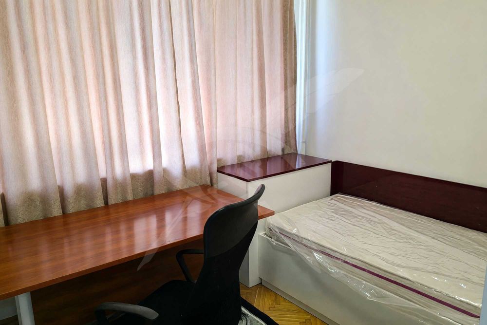 Дава се под наем Тристаен апартамент в Бургас, Лазур - 90 кв.м за 850 € - Снимка #2